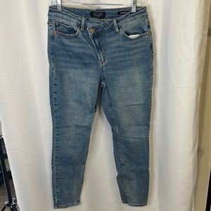 Judy Blue Relaxed Fit Straight Leg JB88627